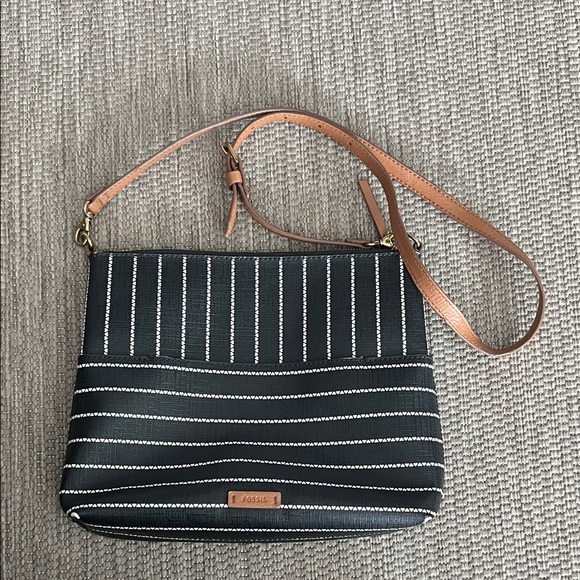 FOSSIL Fiona Black and white Heart Stripes Crossbody Bag - Picture 1 of 15